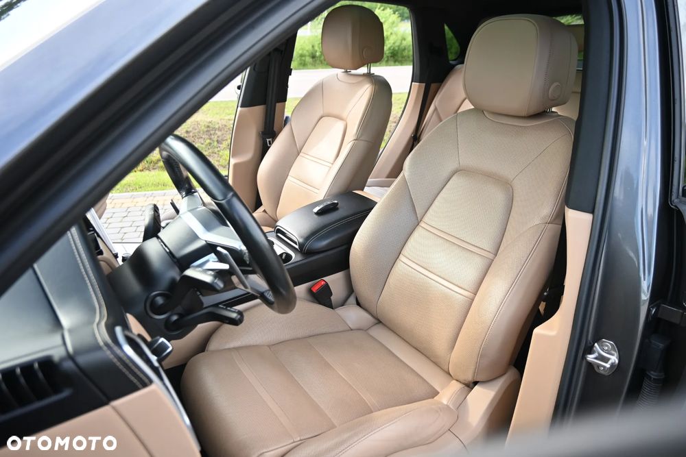 Porsche Cayenne Platinum Edition - 23