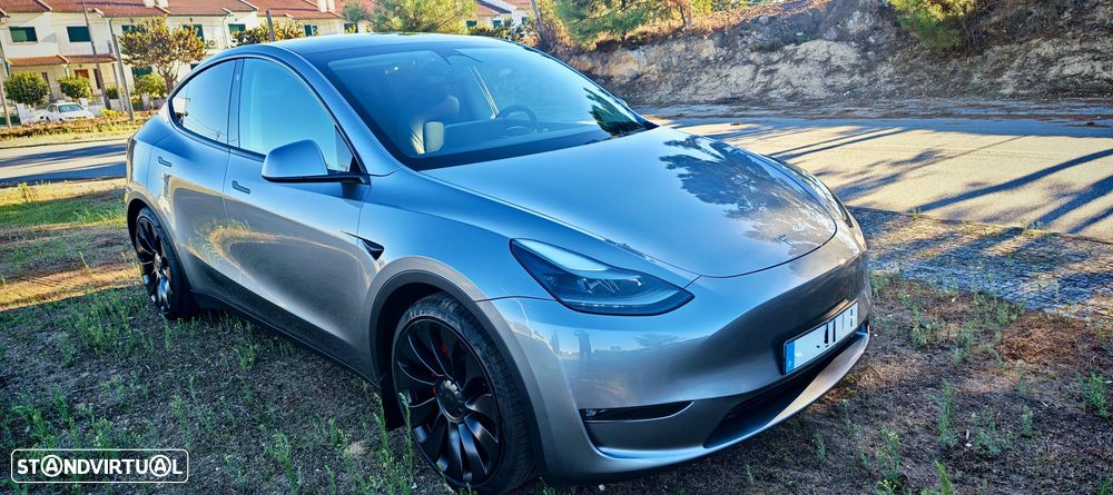 Tesla Model Y Performance Tração Integral - 19