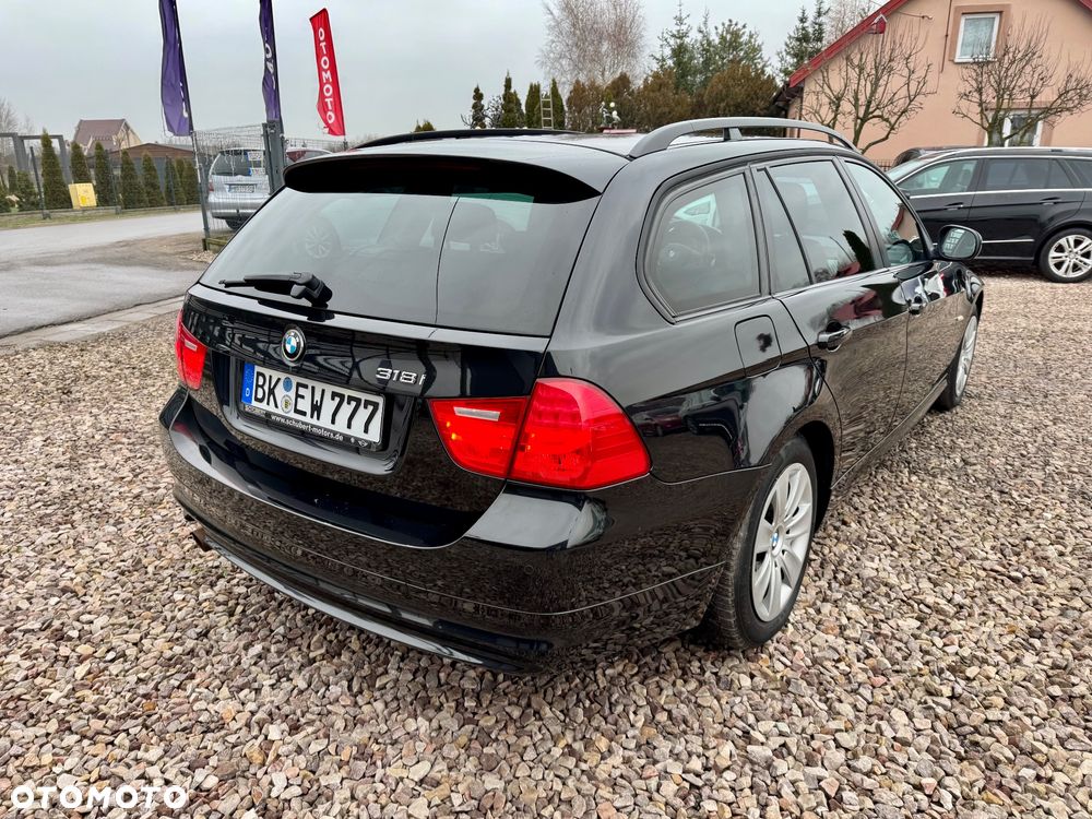BMW Seria 3 318i - 15