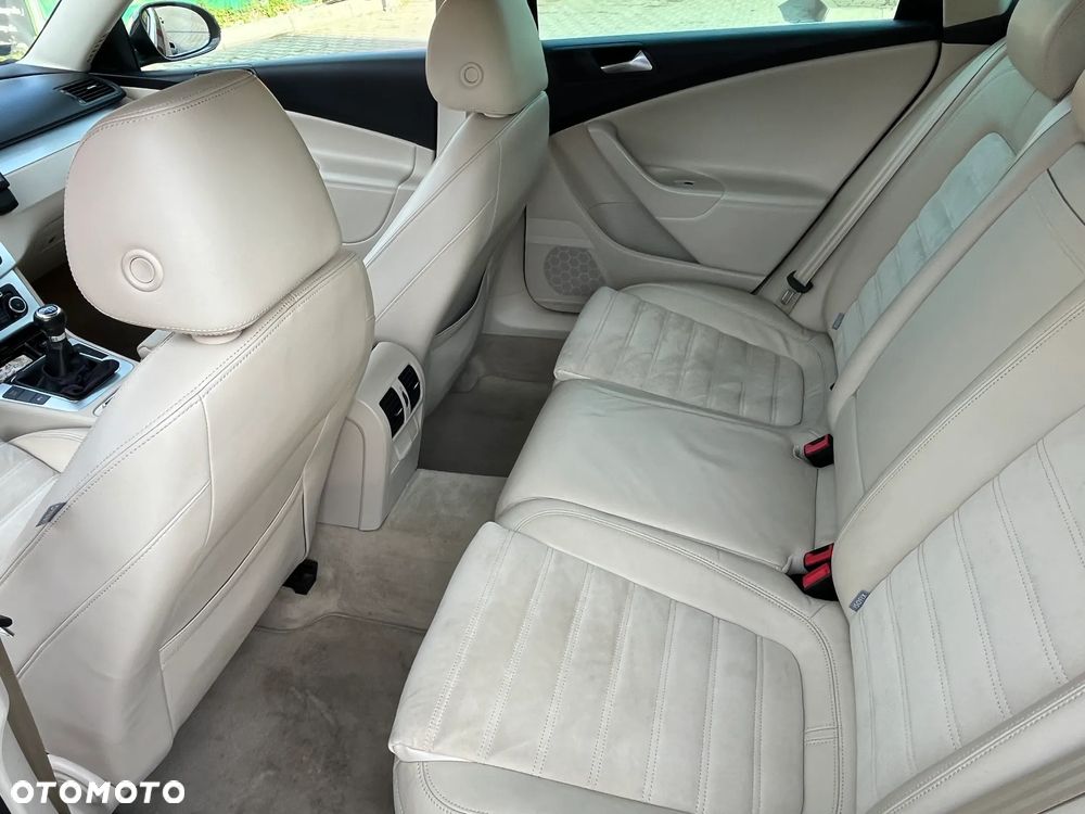 Volkswagen Passat 2.0 TDI DPF 4Mot Comfortline - 1