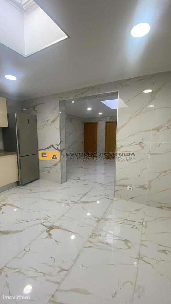 Moradia T3 + Anexo - Renovada em São Roque da Lameira - Grande imagem: 3/28