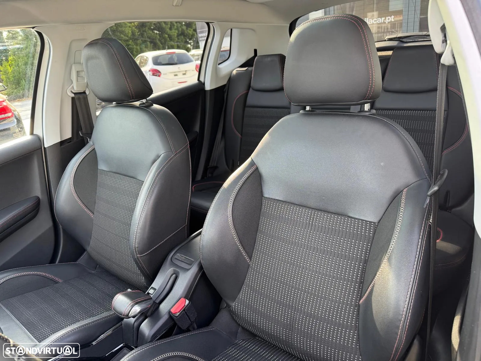 Peugeot 2008 1.2 PureTech GT Line EAT6 - 26