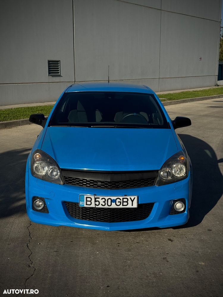 Opel Astra 2.0 Turbo Sport - 1