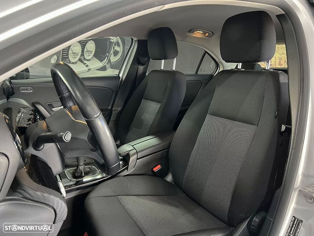 Mercedes-Benz A 180 Limousine d Business Solutions - 7