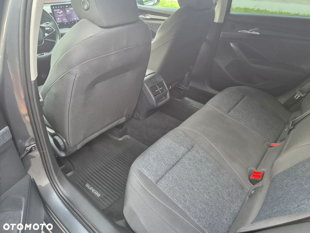 Skoda Superb 1.5 TSI mHEV Selection DSG - 17