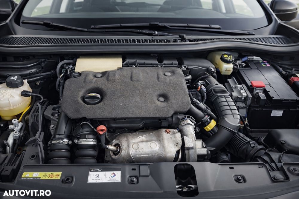 Peugeot 2008 1.5 BlueHDI EAT8 STT Allure Pack - 12