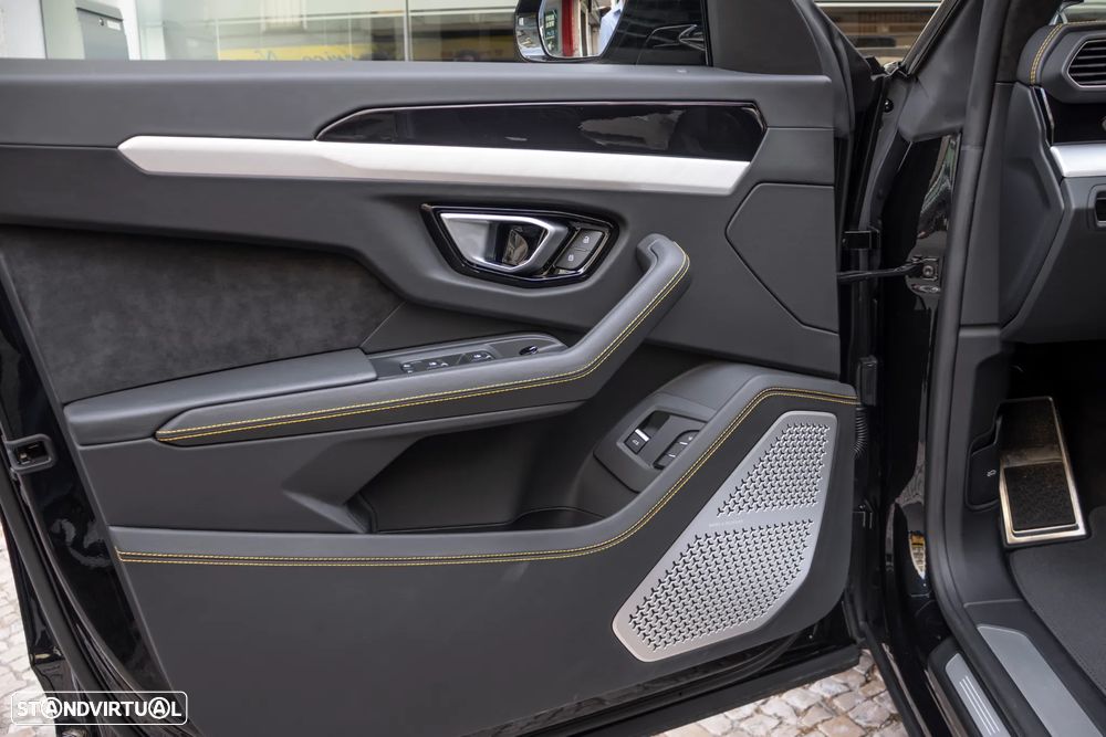 Lamborghini Urus 4.0 V8 - 8
