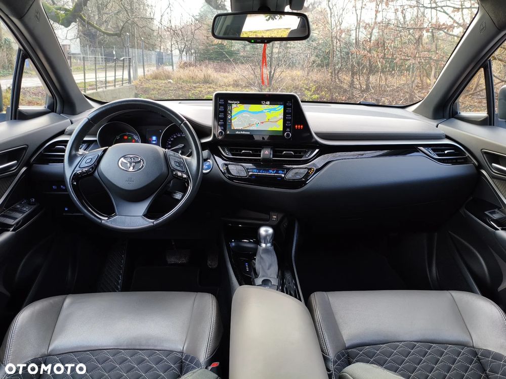 Toyota C-HR Style Selection - 28