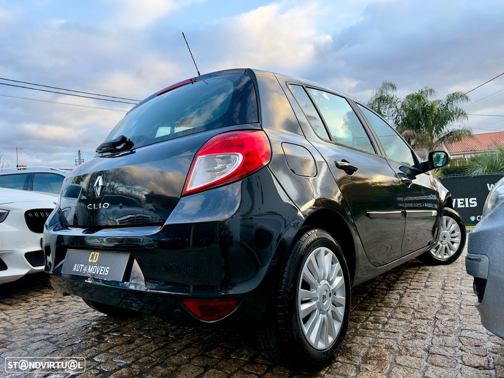 Renault Clio 1.2 16V Dynamique S - 2