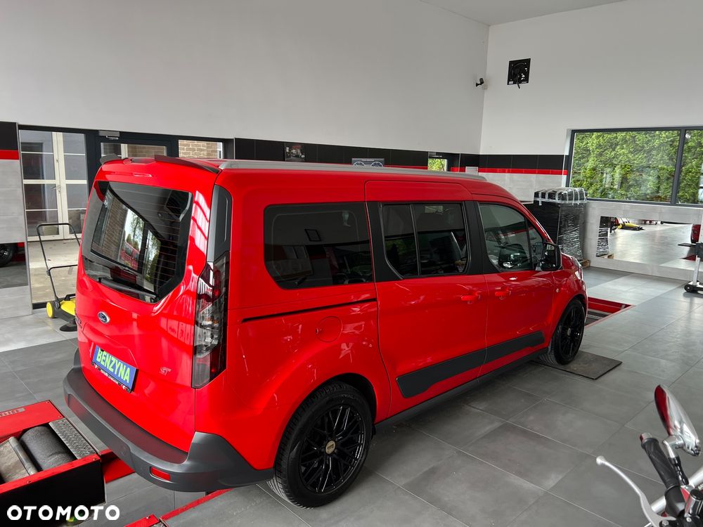 Ford Tourneo Connect 1.6 EcoBoost Titanium - 9