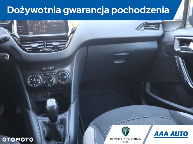 Peugeot 208 - 10
