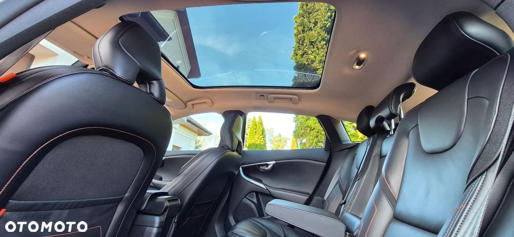 Volvo V40 D4 Ocean Race - 13