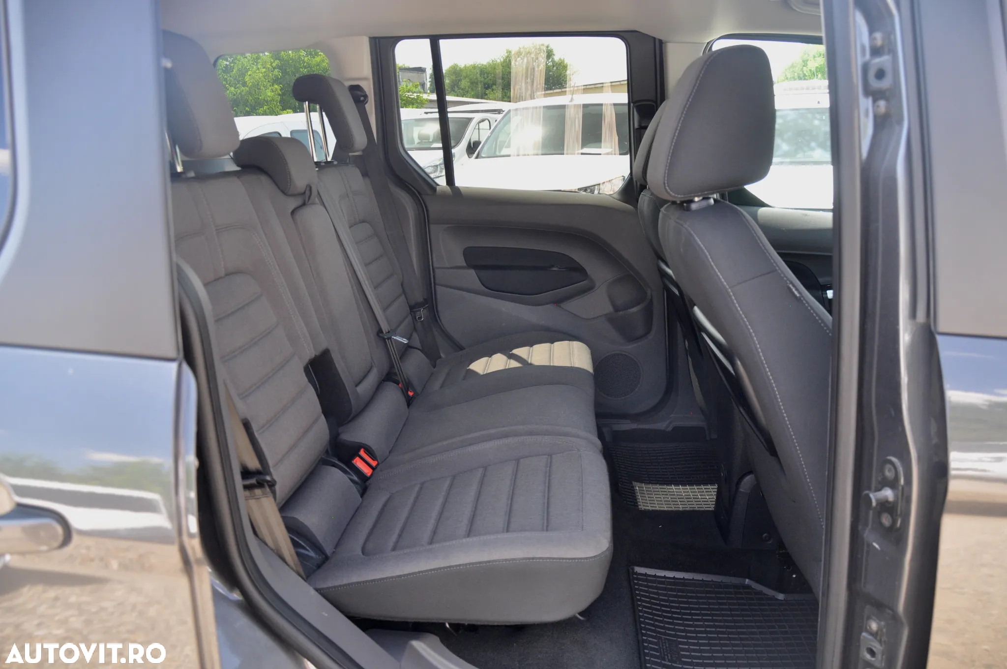Ford Tourneo Connect 5 Locuri Aut. - 8