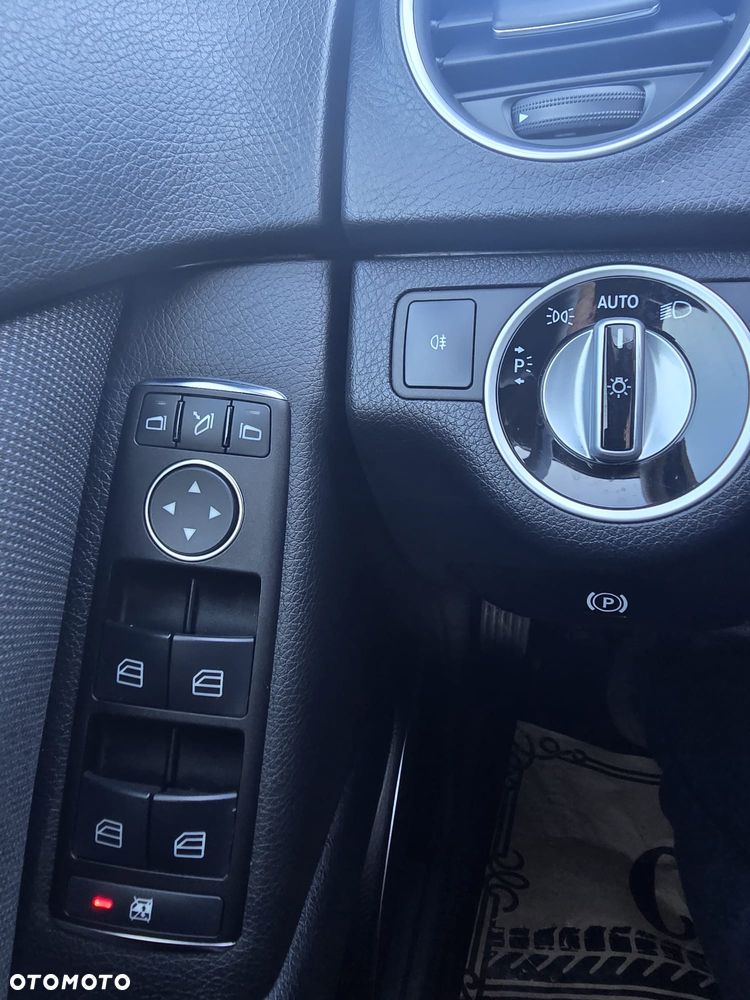 Mercedes-Benz Klasa C 200 CDI DPF Automatik Classic - 17