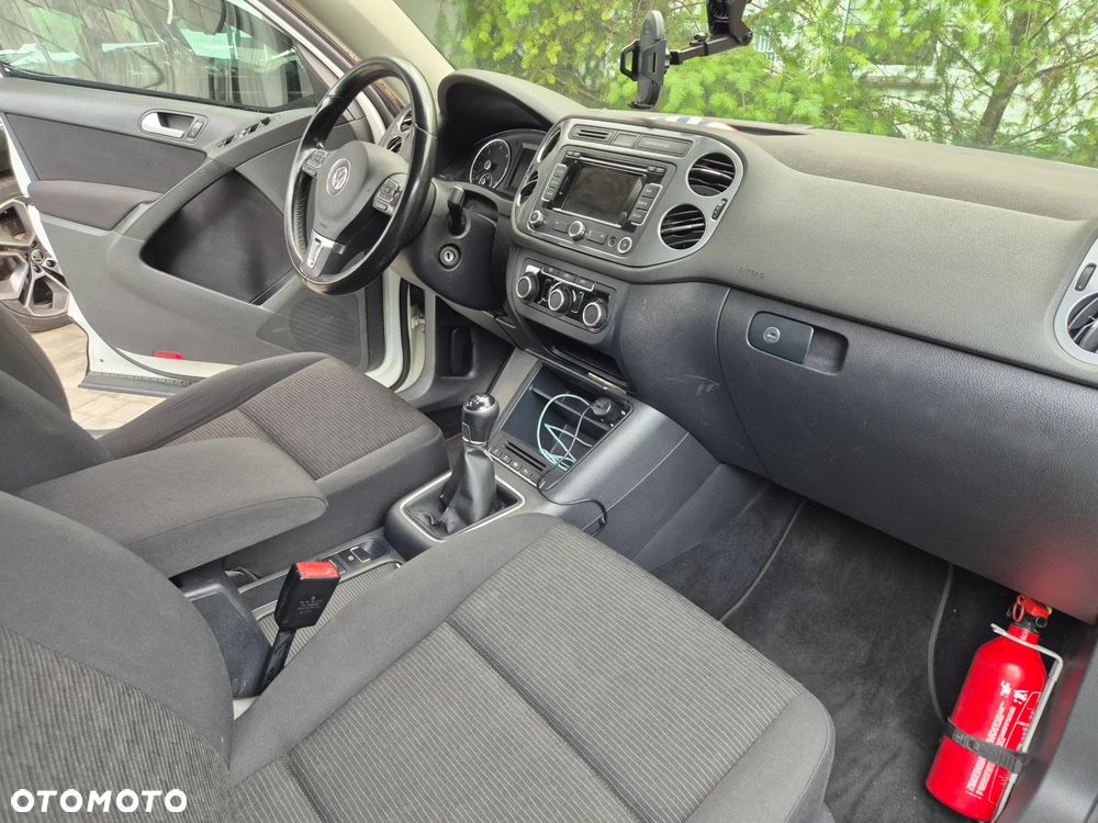Volkswagen Tiguan 2.0 TDI DPF BlueMotion Technology Trend & Fun - 17