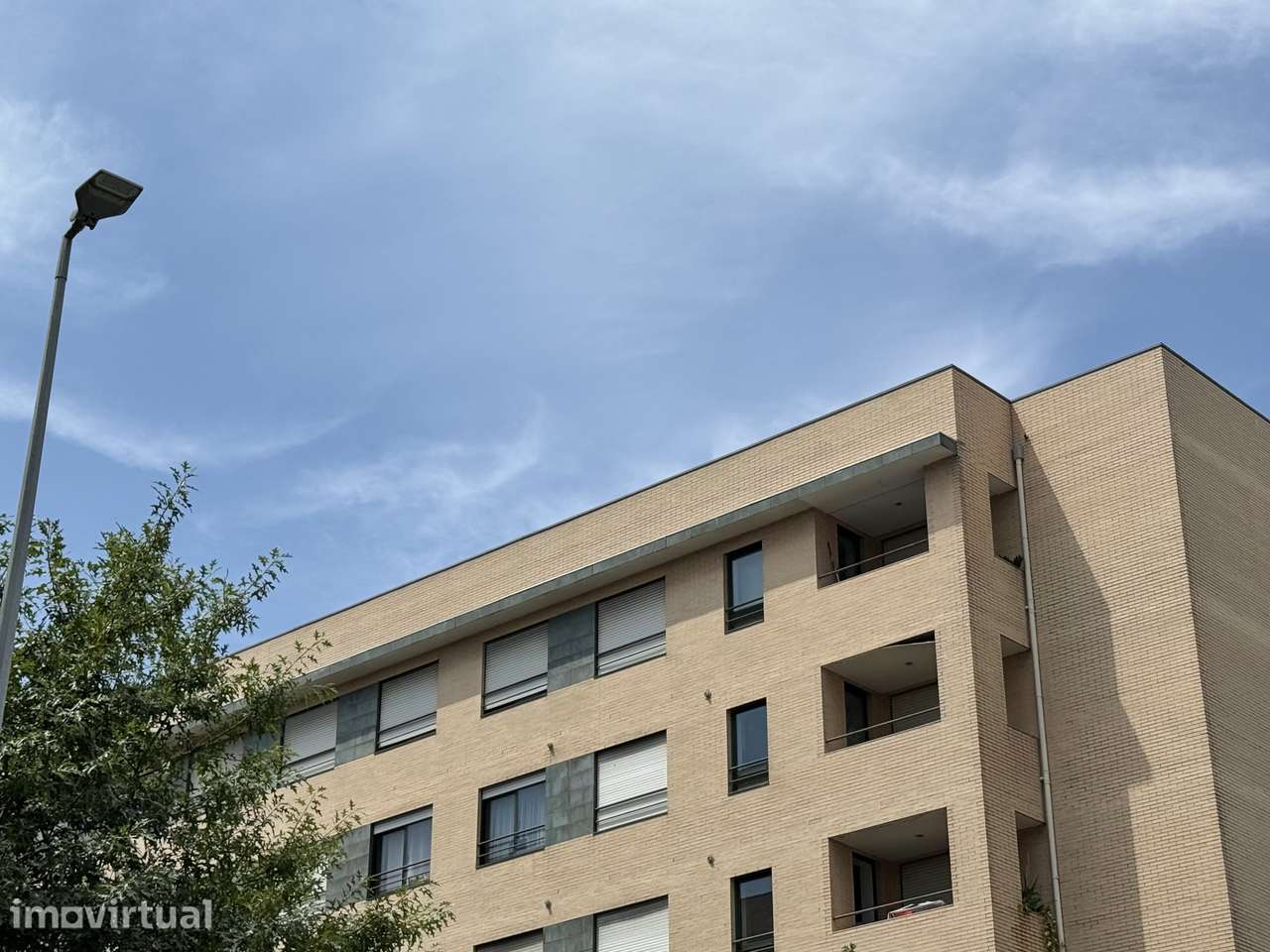 Apartamento T1 com varanda e garagem em Paranhos - Grande imagem: 2/24