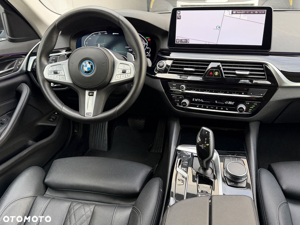 BMW Seria 5 530e PHEV M Sport - 30