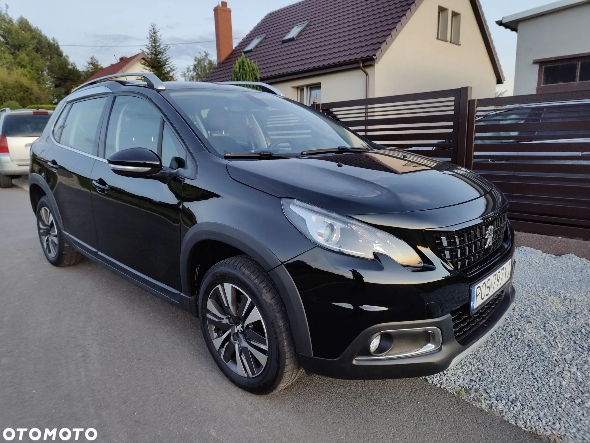 Peugeot 2008 1.2 Pure Tech Allure S&S EAT6 - 1