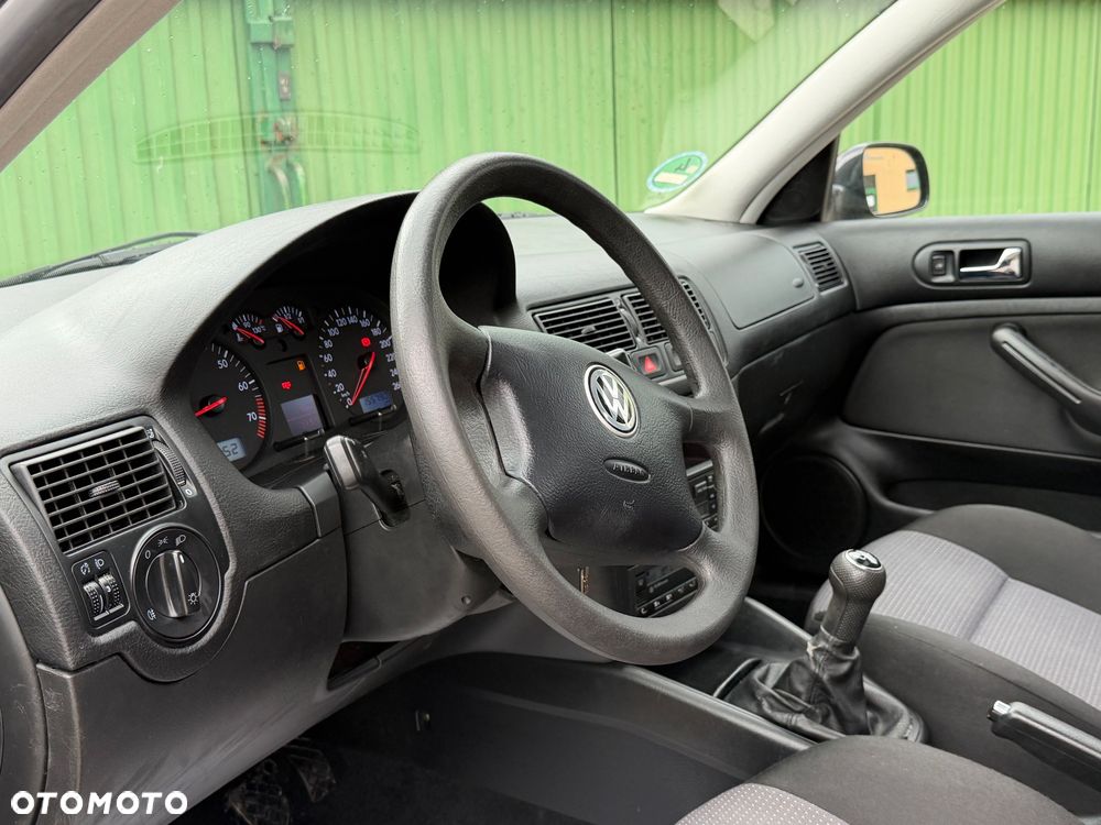 Volkswagen Golf - 14