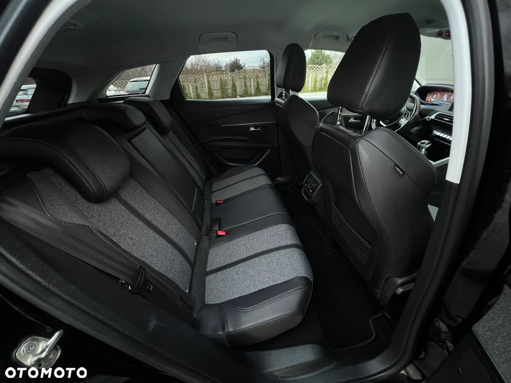 Peugeot 3008 PureTech 130 Stop & Start GPF Allure - 28