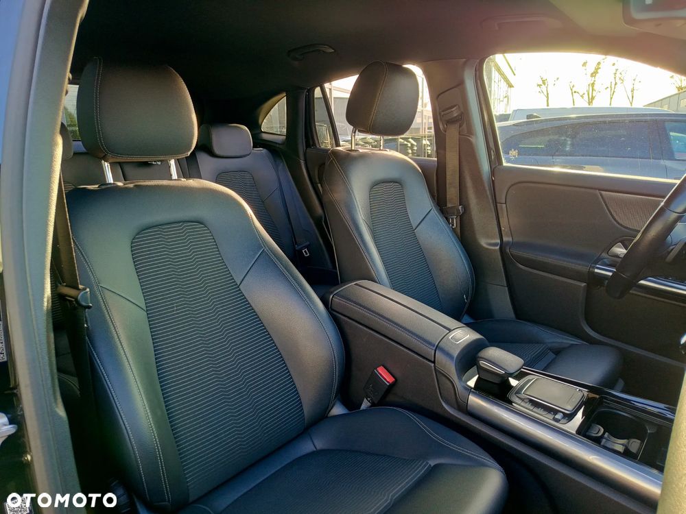 Mercedes-Benz GLA 200 Style - 18