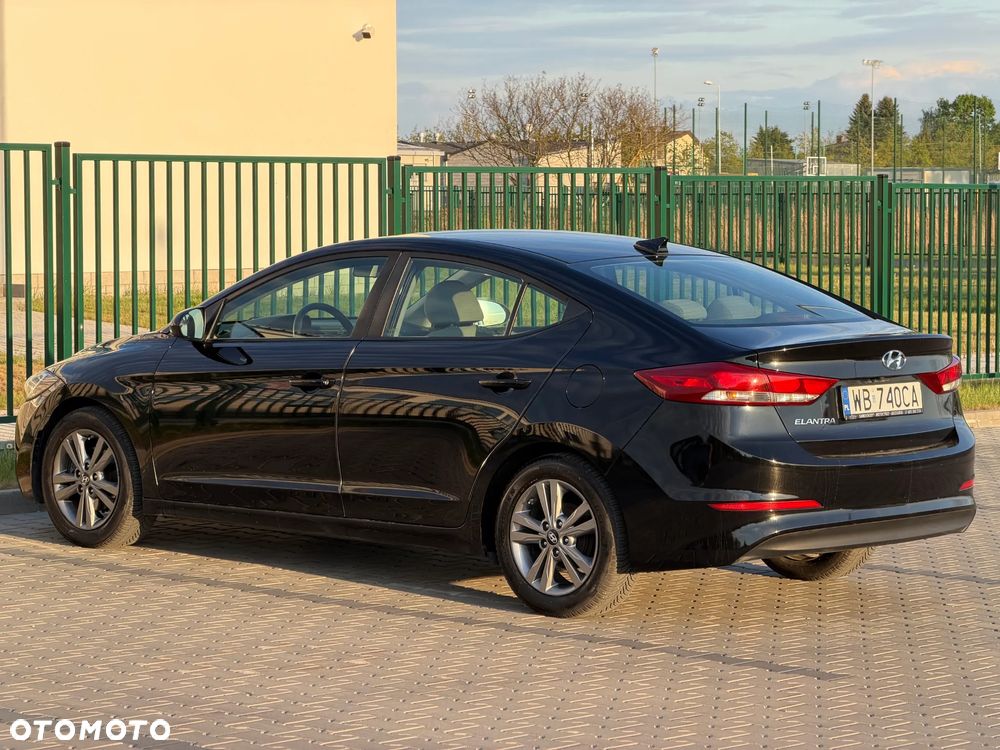 Hyundai Elantra - 6