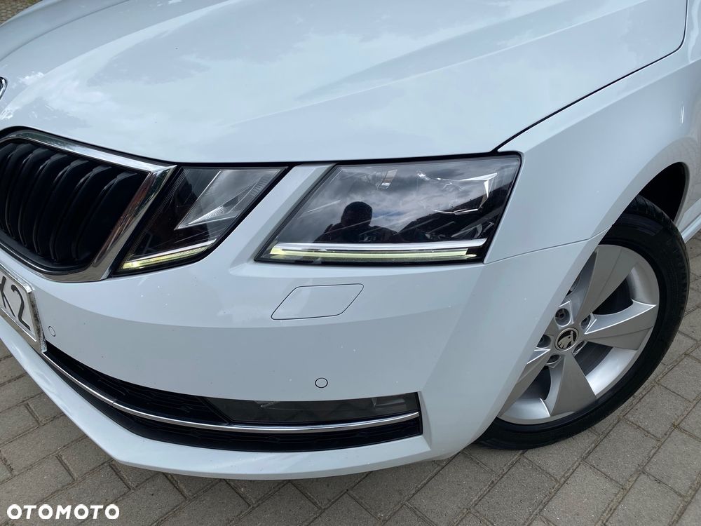 Skoda Octavia Combi 1.6 TDI DSG Premium Edition - 8