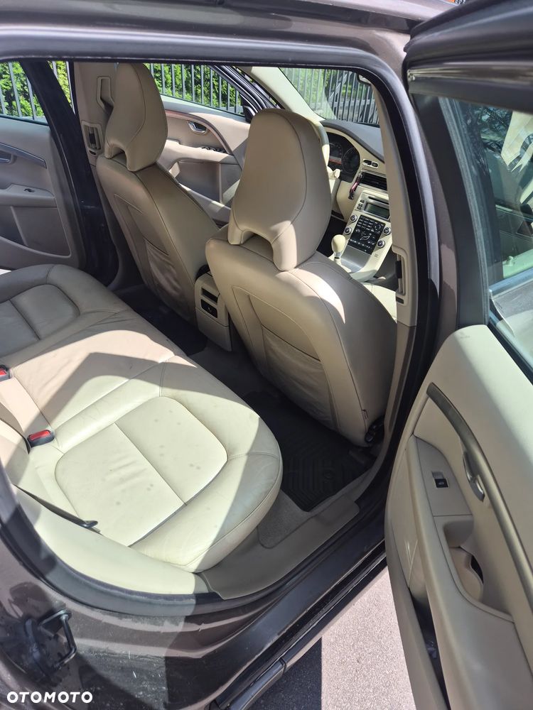 Volvo V70 2.0D Momentum - 8