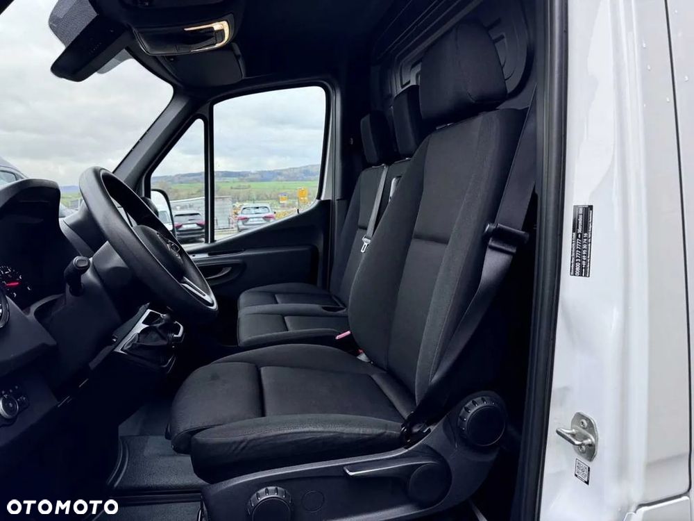 Mercedes-Benz Sprinter - 8