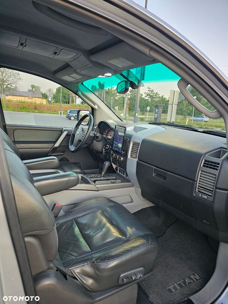 Nissan Titan 5.6 V8 SE Crew Cab - 8