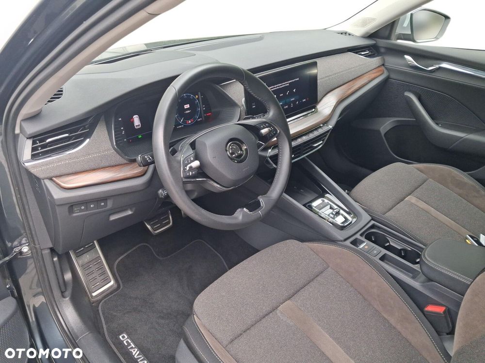 Skoda Octavia 2.0 TDI 4x4 Scout DSG - 11