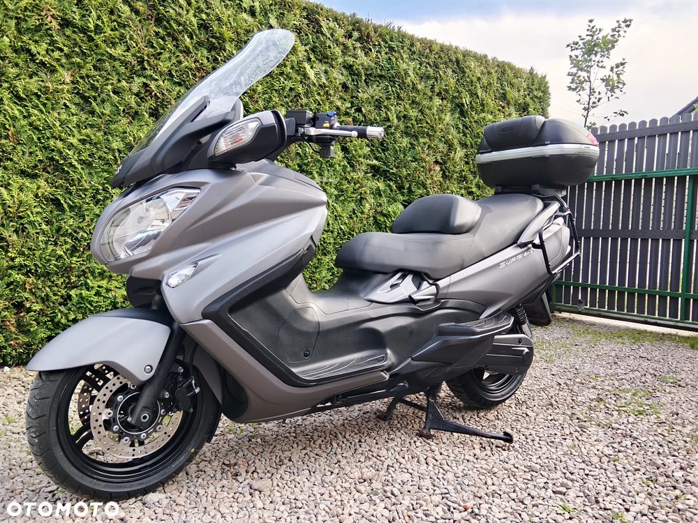 Suzuki Burgman - 12