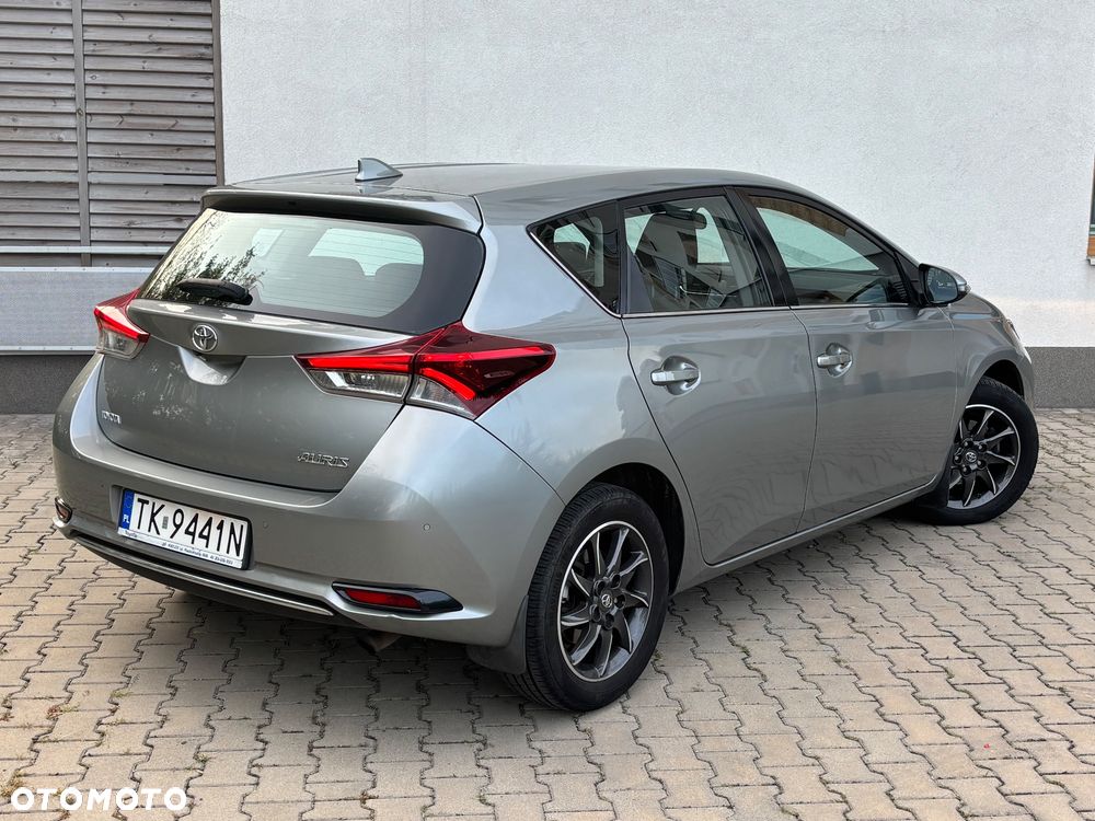 Toyota Auris 1.6 Premium MS - 3