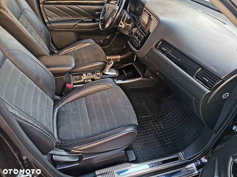 Mitsubishi Outlander 2.0 4WD Plus - 10