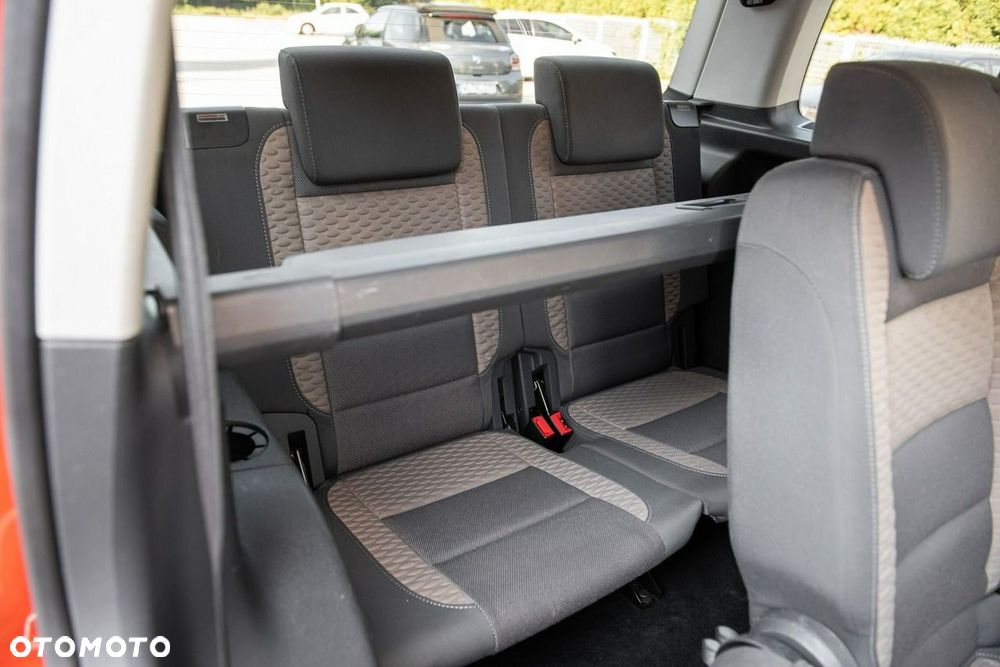 Volkswagen Touran 1.4 TSI Cross - 8
