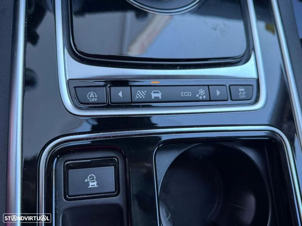 Jaguar XE 2.0 D Prestige Aut. - 8