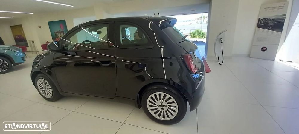 Fiat 500e (RED) - 3