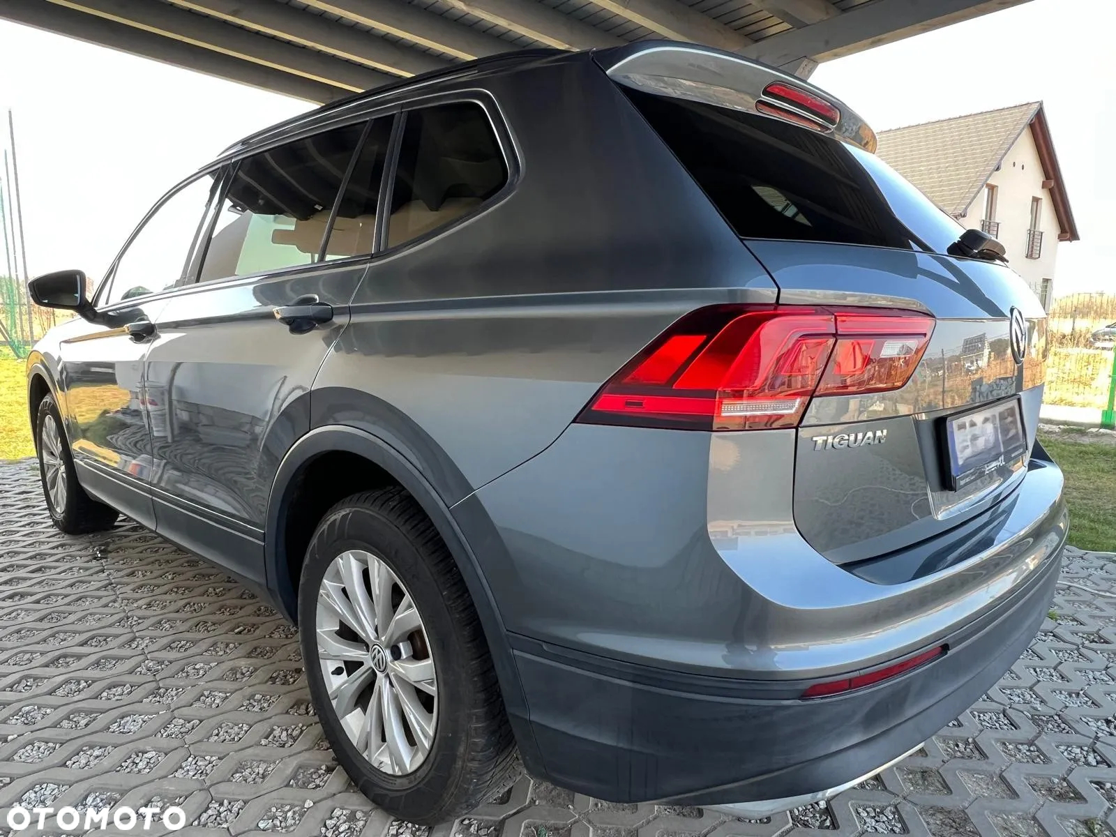 Volkswagen Tiguan - 4