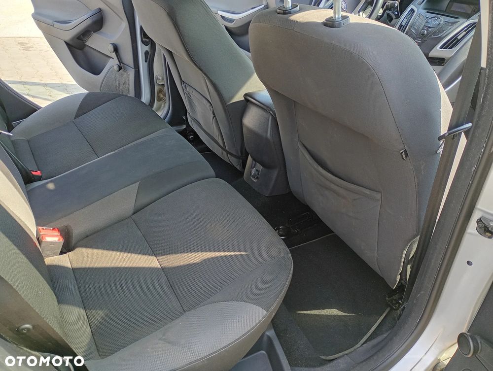 Ford Focus 1.6 Edition - 9