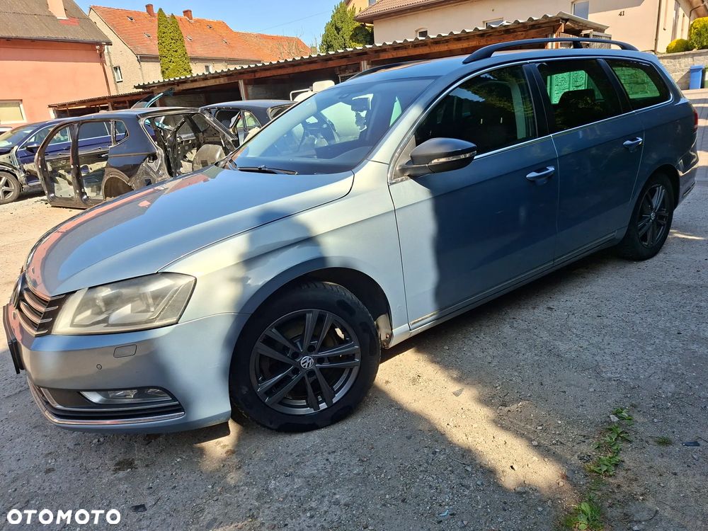 Volkswagen Passat 2.0 TDI DPF Comfortline - 2