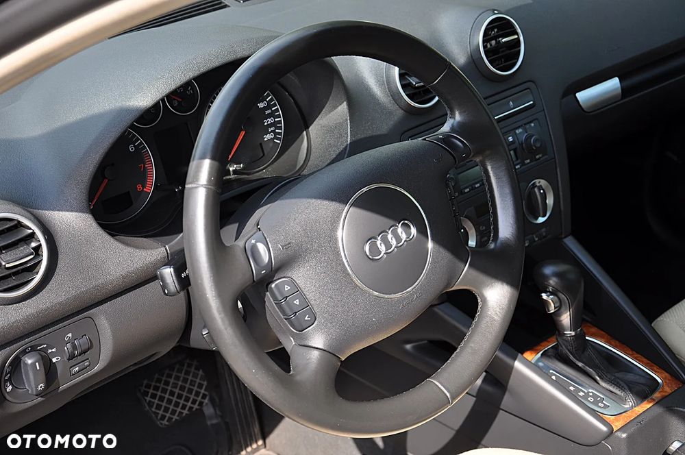 Audi A3 3-drzwiowe 1.6 Attraction - 16