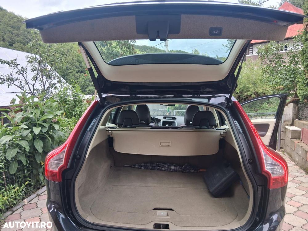 Volvo XC 60 D5 AWD Aut. Summum - 16