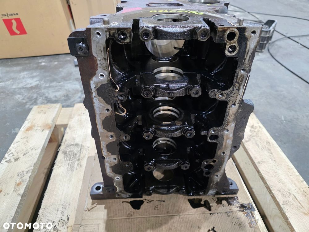 BLOK SILNIKA AUDI VOLKSWAGEN SEAT SKODA 2.0 TDI CBA 1/26 - 14
