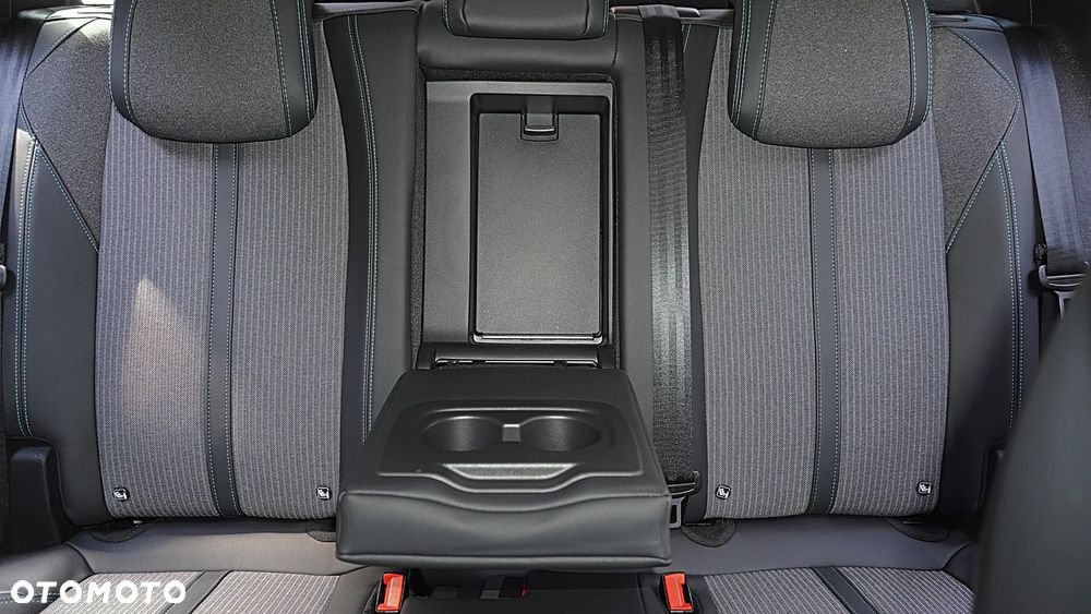 Peugeot 3008 1.2 PureTech Allure Pack S&S EAT8 - 29