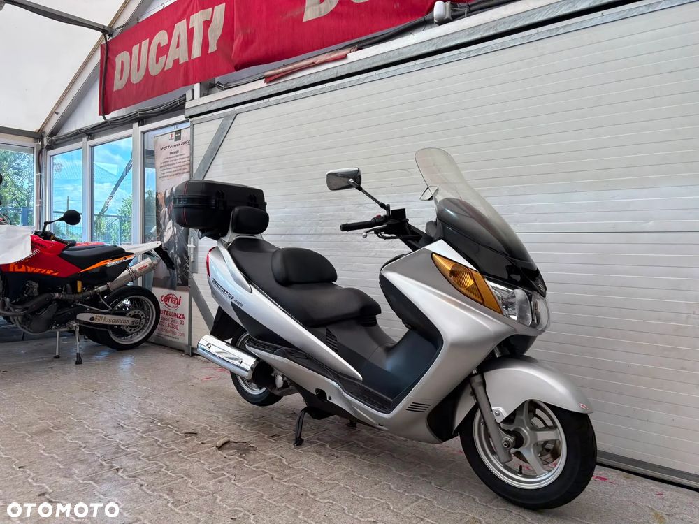 Suzuki Burgman - 12