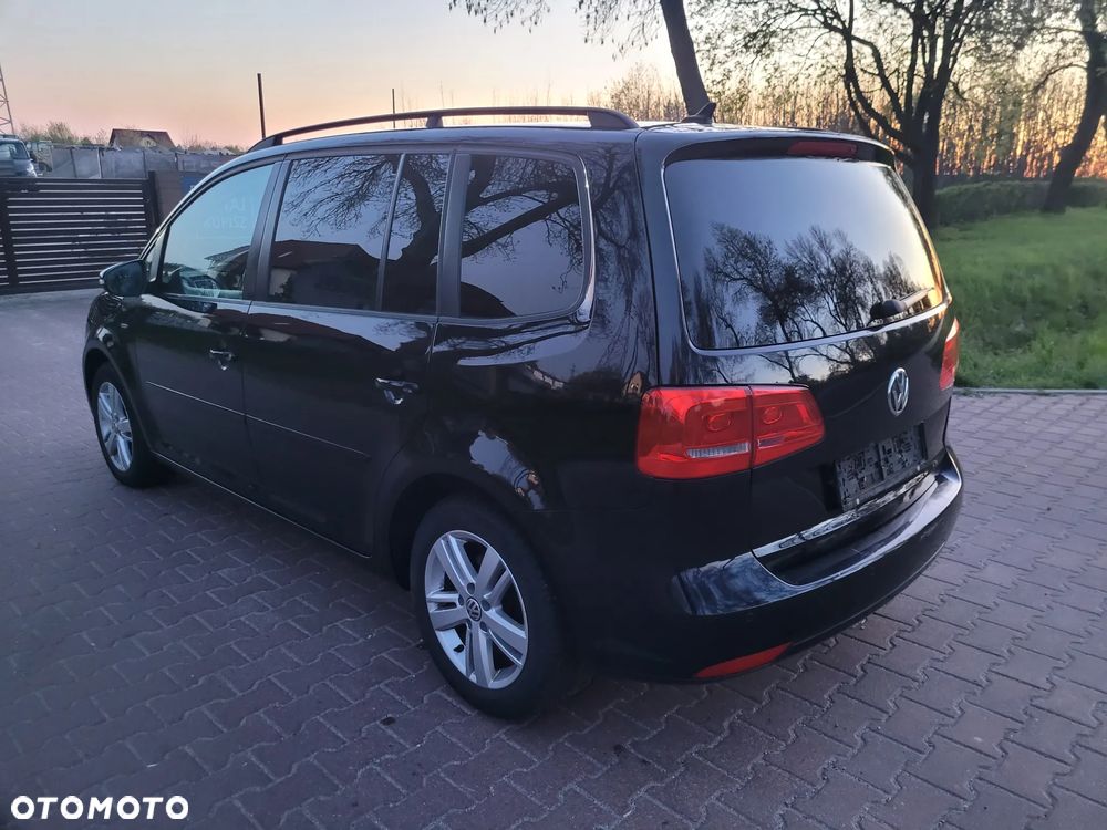 Volkswagen Touran 2.0 TDI DPF MATCH - 4