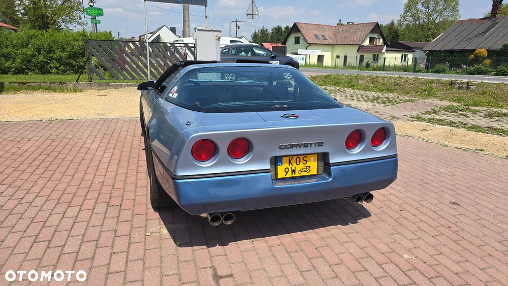 Chevrolet Corvette - 11