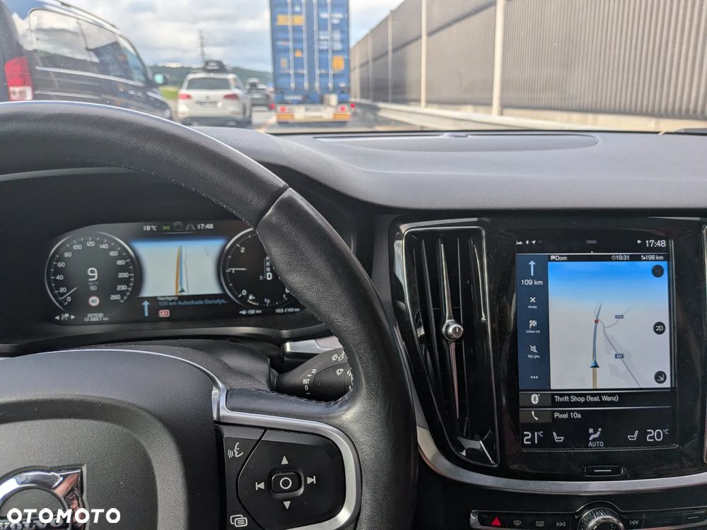 Volvo V60 D4 Momentum - 36