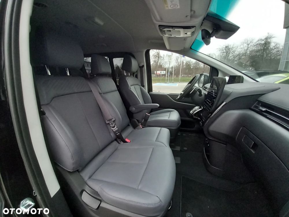 Hyundai Staria 1.6 T-GDI HEV Smart VIP - 14