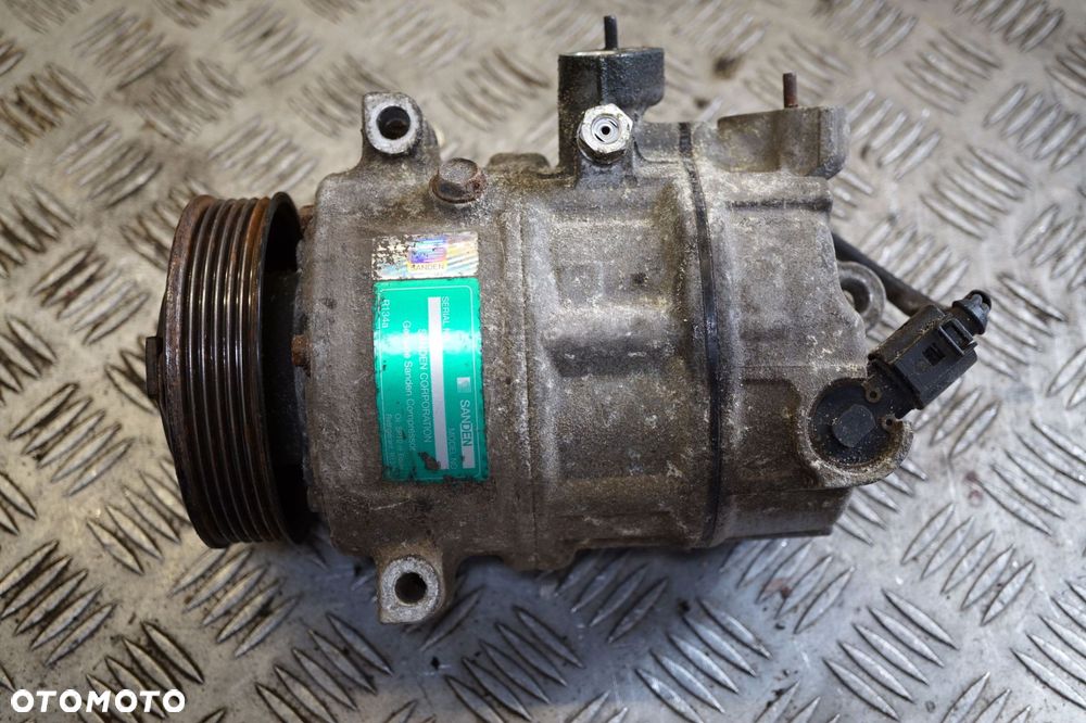 KOMPRESOR KLIMATYZACJI SPRĘŻARKA GOLF V 8FK351361-141 VOLKSWAGEN 2003-2009 - 1